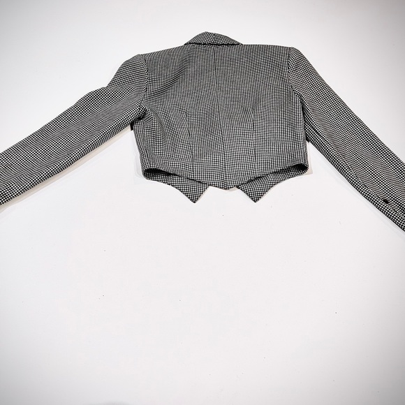 Vintage Cropped A Symmetrical Blazer! - Picture 7 of 7